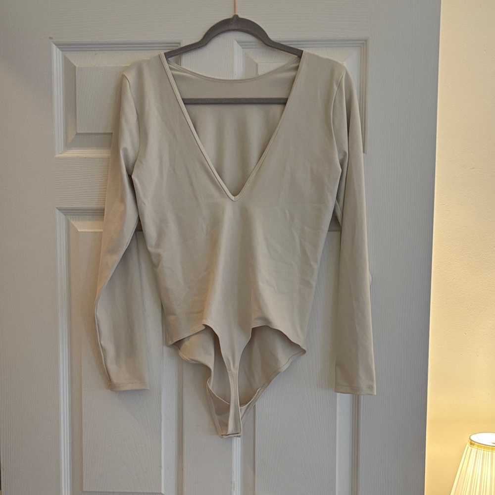 Abercrombie & Fitch Cream Bodysuit - Picture 2 of 2